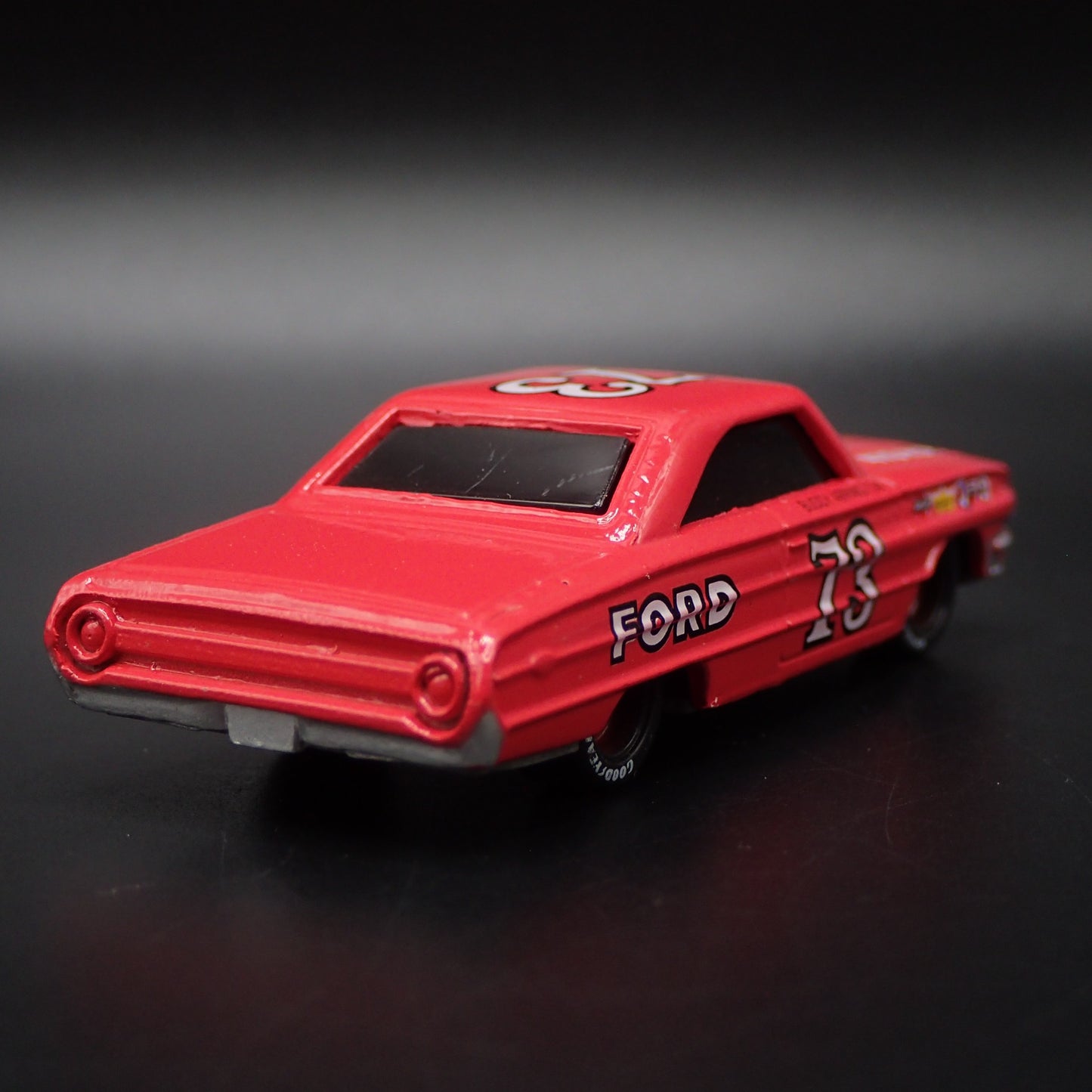 1969 69 FORD TORINO COBRA BUDDY ARRINGTON 73 NASCAR 1:64 SCALE DIECAST MODEL CAR