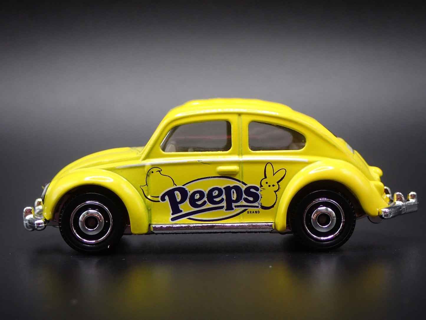 1960-1969 VW VOLKSWAGEN BEETLE BUG W HITCH PEEPS 1:64 SCALE DIECAST MODEL CAR