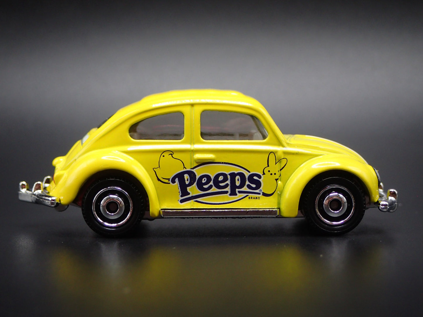 1960-1969 VW VOLKSWAGEN BEETLE BUG W HITCH PEEPS 1:64 SCALE DIECAST MODEL CAR