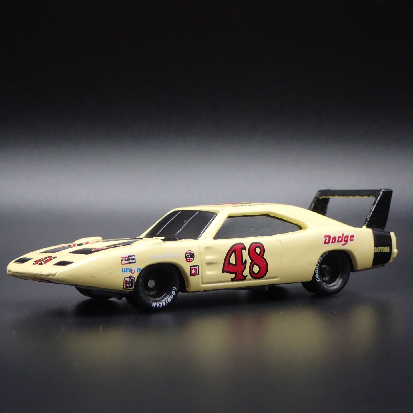1969 69 DODGE CHARGER DAYTONA NASCAR JAMES HYLTON 1:64 SCALE DIECAST MODEL CAR