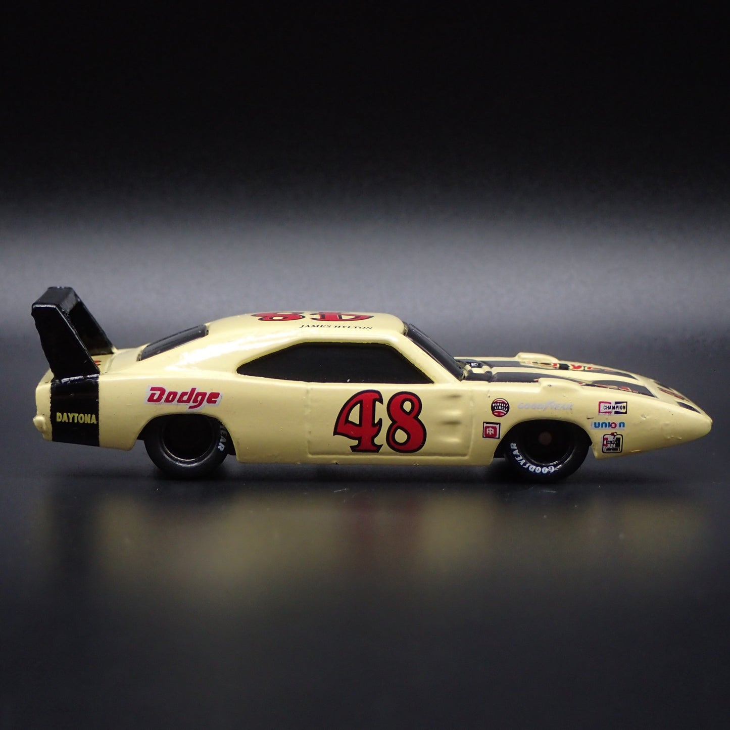 1969 69 DODGE CHARGER DAYTONA NASCAR JAMES HYLTON 1:64 SCALE DIECAST MODEL CAR