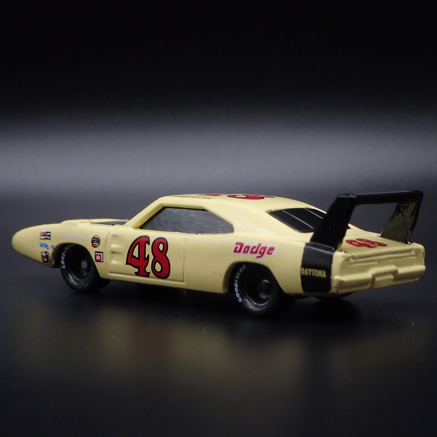 1969 69 DODGE CHARGER DAYTONA NASCAR JAMES HYLTON 1:64 SCALE DIECAST MODEL CAR