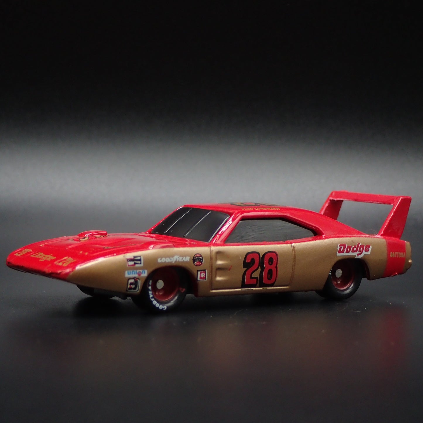 1969 69 DODGE CHARGER DAYTONA NASCAR FRED LORENZEN 1:64 SCALE DIECAST MODEL CAR