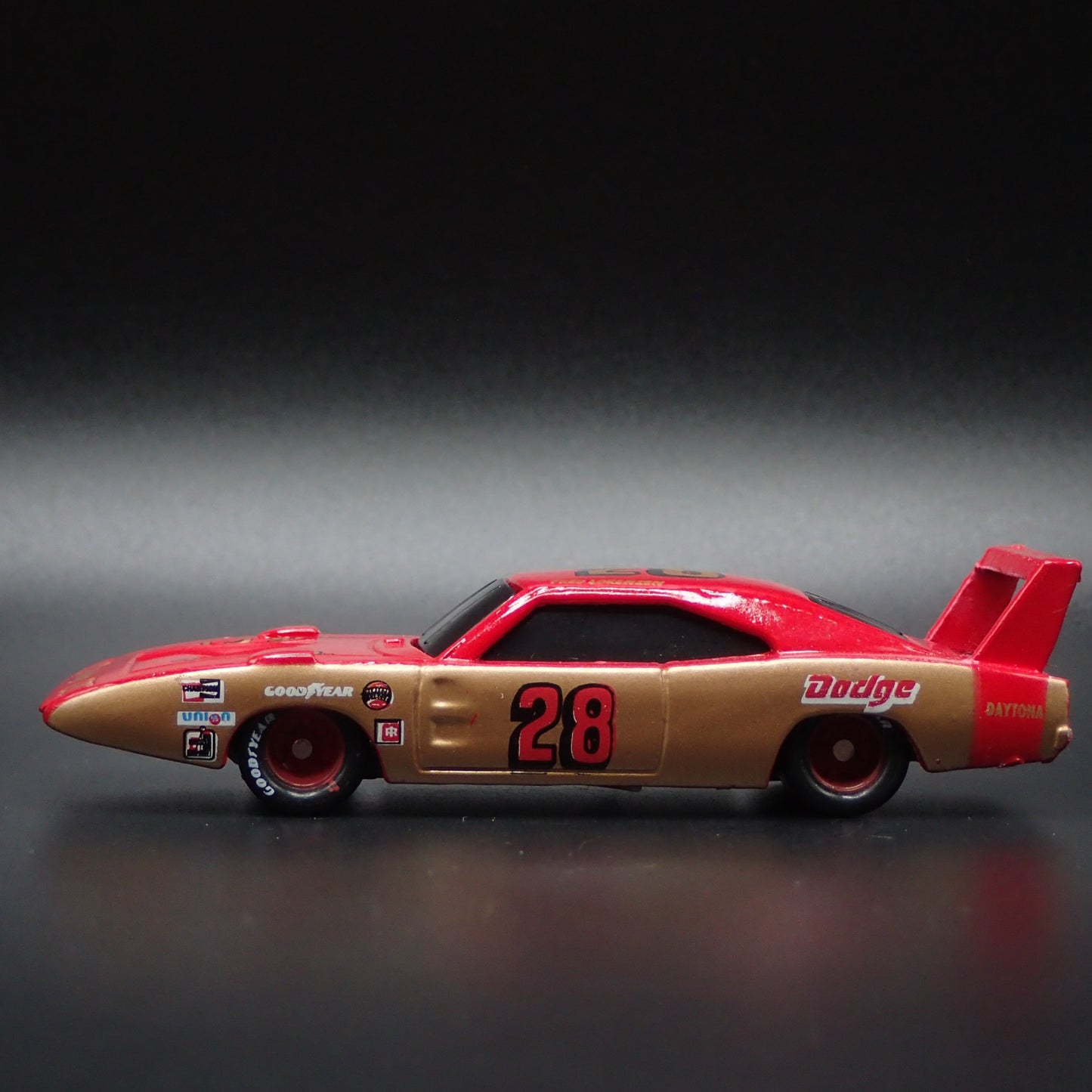 1969 69 DODGE CHARGER DAYTONA NASCAR FRED LORENZEN 1:64 SCALE DIECAST MODEL CAR