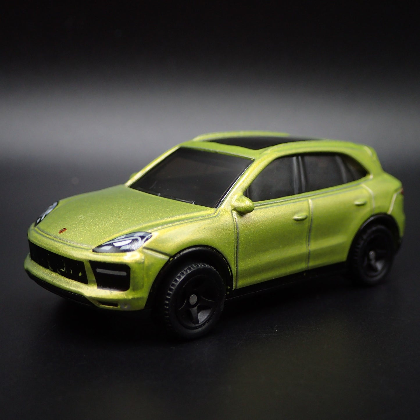 2018-2025 PORSCHE CAYENNE TURBO 1:64 SCALE COLLECTIBLE DIORAMA DIECAST MODEL CAR