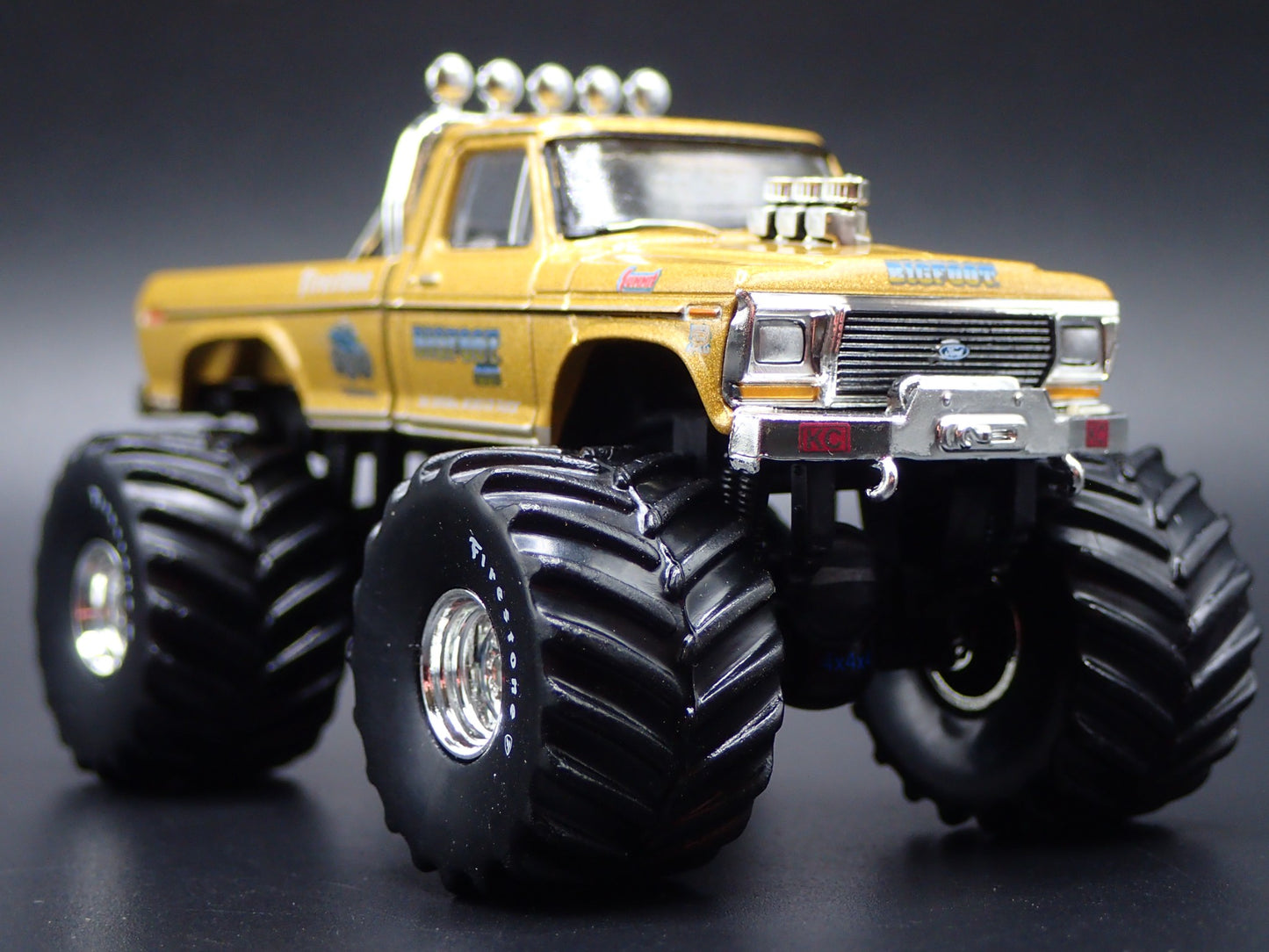 1979 79 FORD F250 MONSTER TRUCK BIGFOOT 50TH GOLD  1/64 SCALE DIECAST MODEL CAR