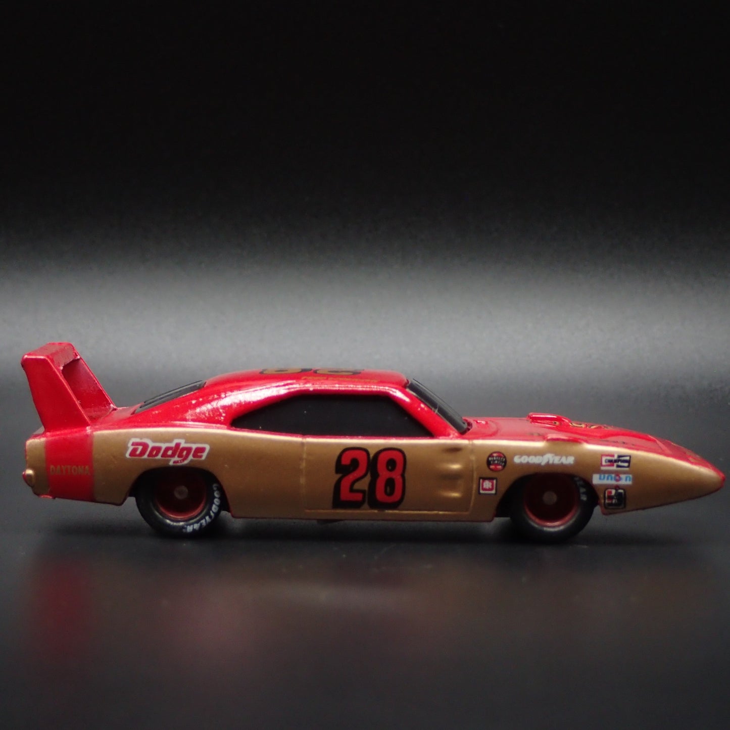 1969 69 DODGE CHARGER DAYTONA NASCAR FRED LORENZEN 1:64 SCALE DIECAST MODEL CAR