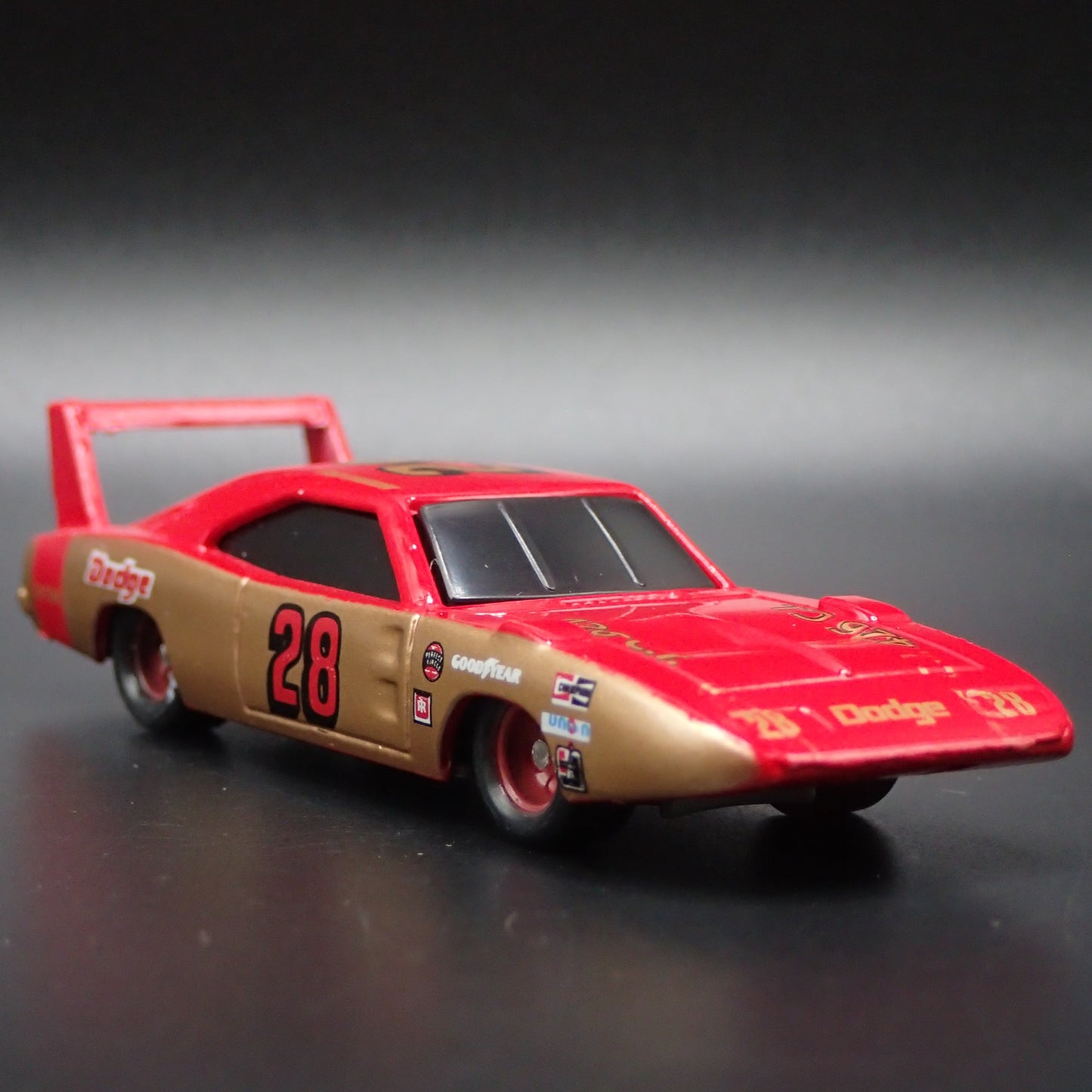 1969 69 DODGE CHARGER DAYTONA NASCAR FRED LORENZEN 1:64 SCALE DIECAST MODEL CAR