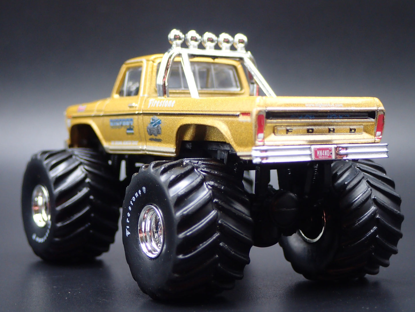 1979 79 FORD F250 MONSTER TRUCK BIGFOOT 50TH GOLD  1/64 SCALE DIECAST MODEL CAR