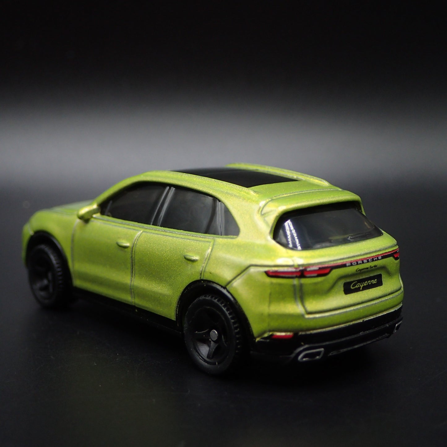 2018-2025 PORSCHE CAYENNE TURBO 1:64 SCALE COLLECTIBLE DIORAMA DIECAST MODEL CAR