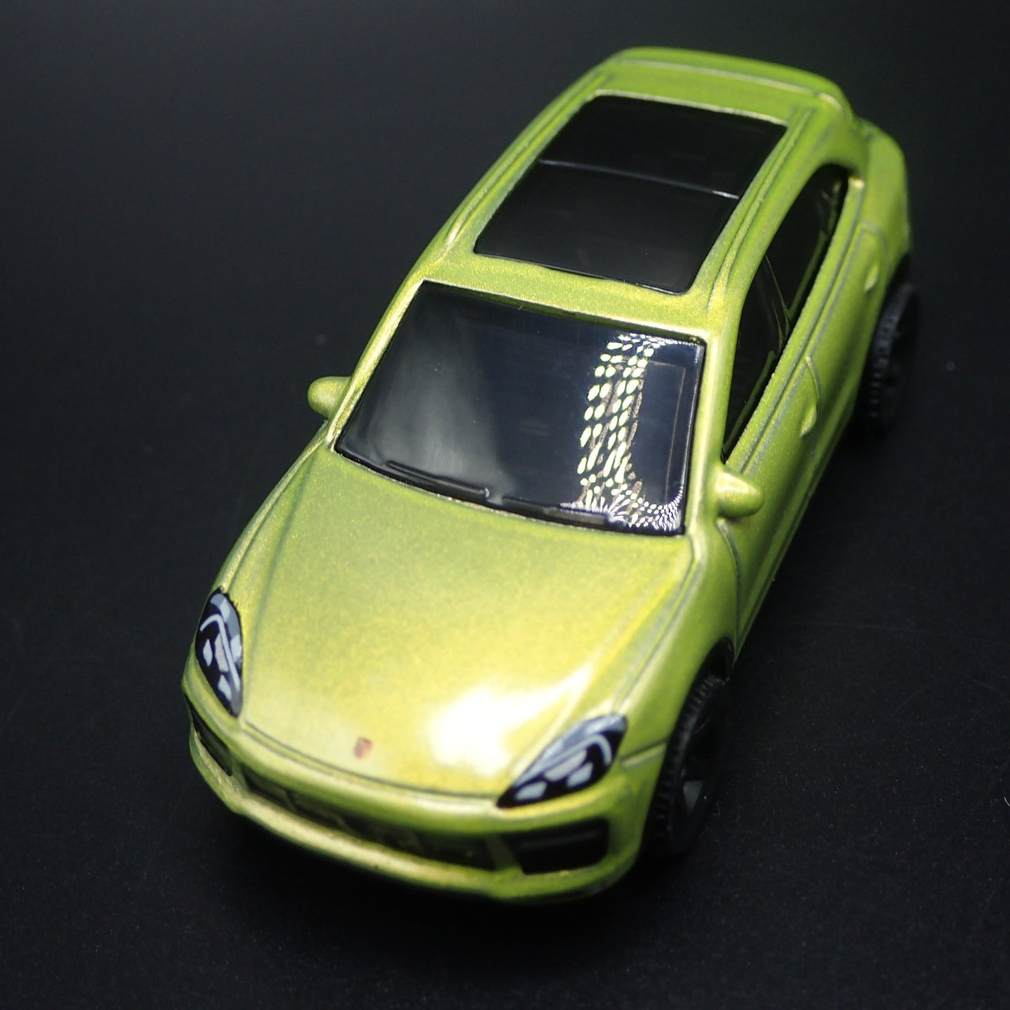 2018-2025 PORSCHE CAYENNE TURBO 1:64 SCALE COLLECTIBLE DIORAMA DIECAST MODEL CAR