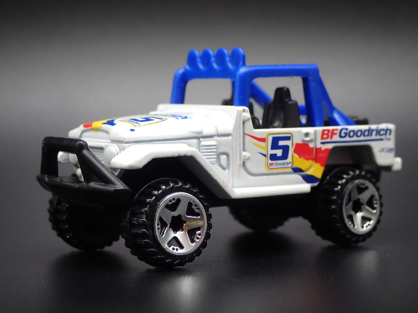 1960-1984 TOYOTA LAND CRUISER FJ40 BFGOODRICH WHITE 1/64 SCALE DIECAST MODEL CAR