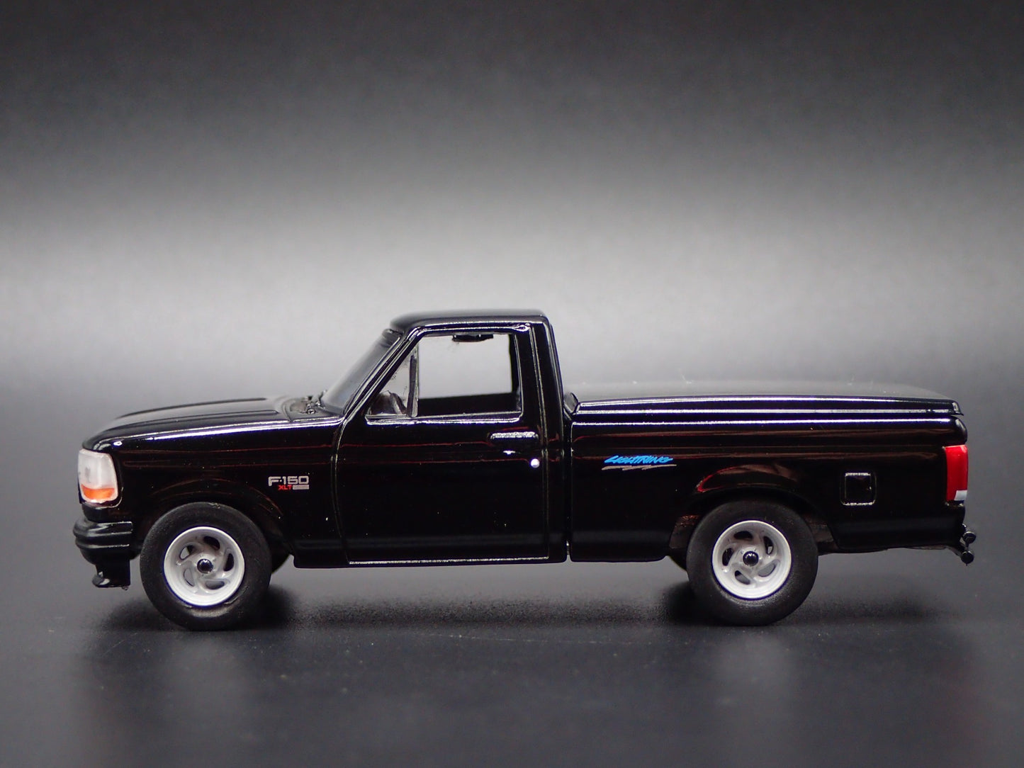 1994 94 FORD SVT F150 LIGHTNING PICKUP TRUCK BLACK 1:64 SCALE DIECAST MODEL CAR