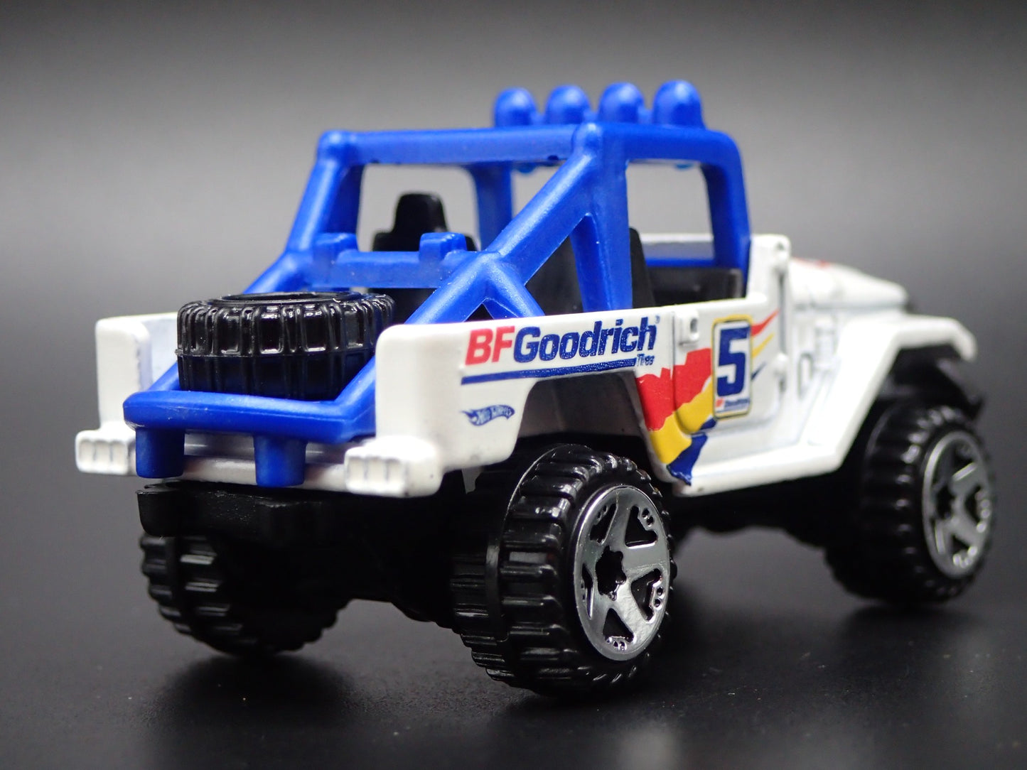 1960-1984 TOYOTA LAND CRUISER FJ40 BFGOODRICH WHITE 1/64 SCALE DIECAST MODEL CAR