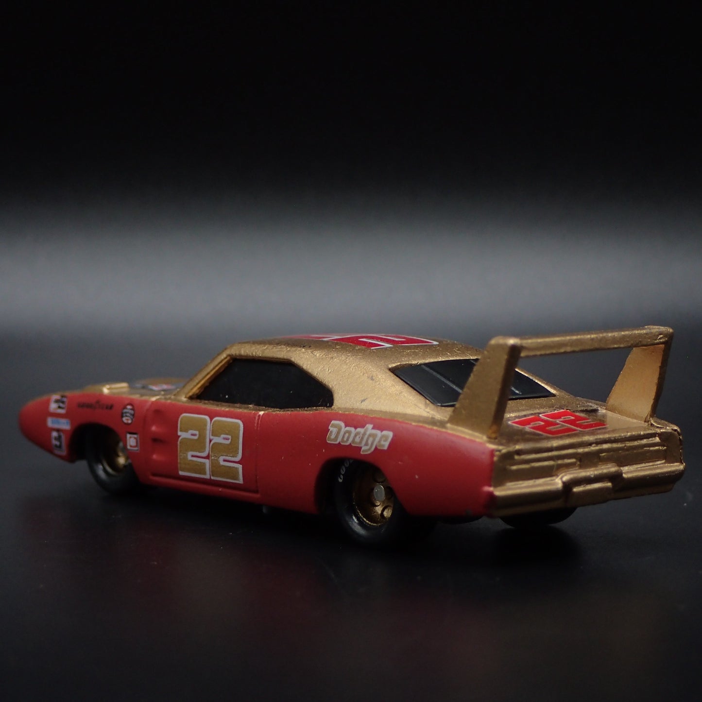 1969 69 DODGE CHARGER DAYTONA NASCAR DICK BROOKS 22 1:64 SCALE DIECAST MODEL CAR