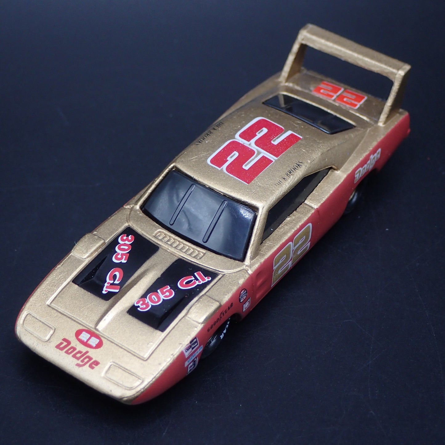1969 69 DODGE CHARGER DAYTONA NASCAR DICK BROOKS 22 1:64 SCALE DIECAST MODEL CAR