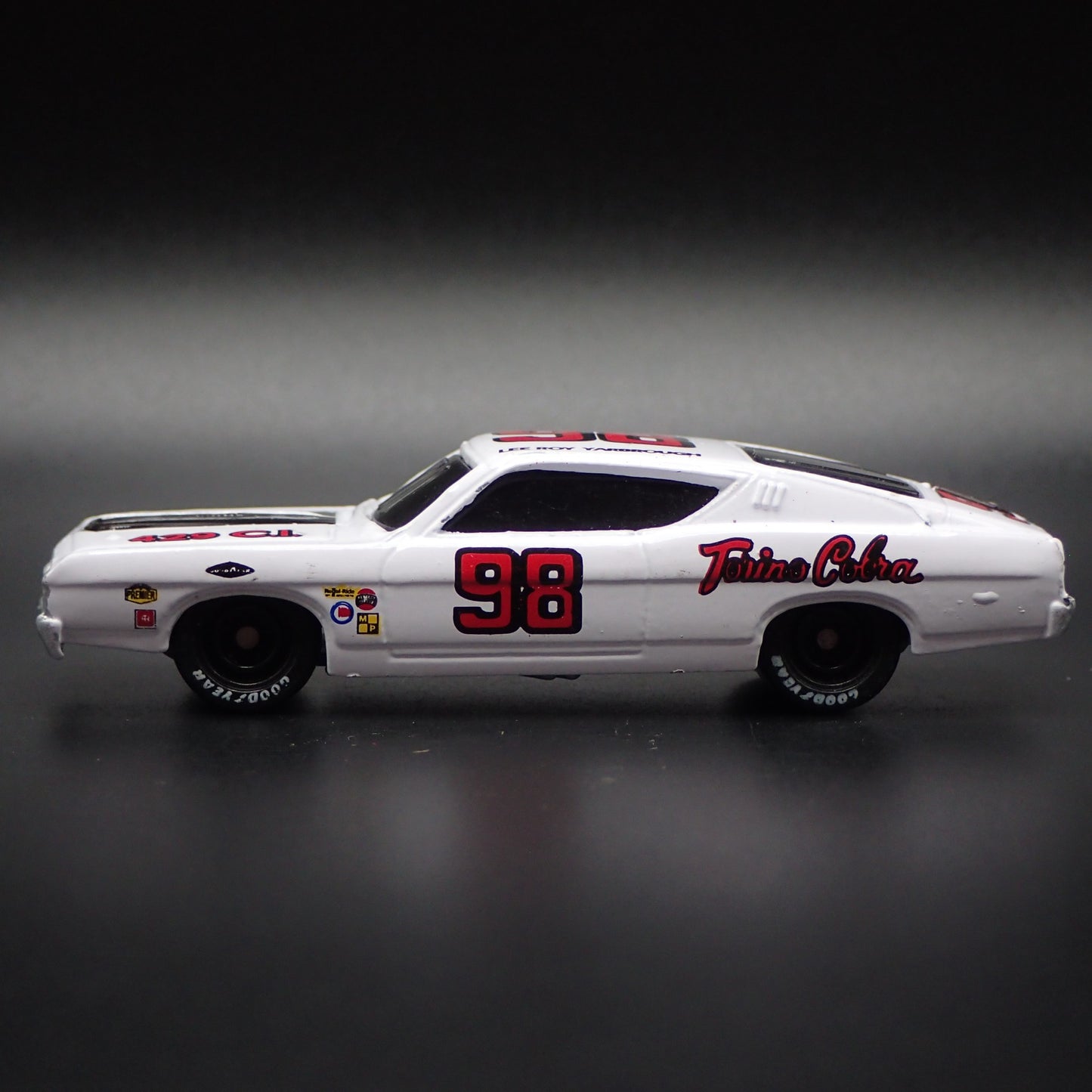 1969 69 FORD TORINO COBRA LEE ROY YARBROUGH NASCAR 1:64 SCALE DIECAST MODEL CAR