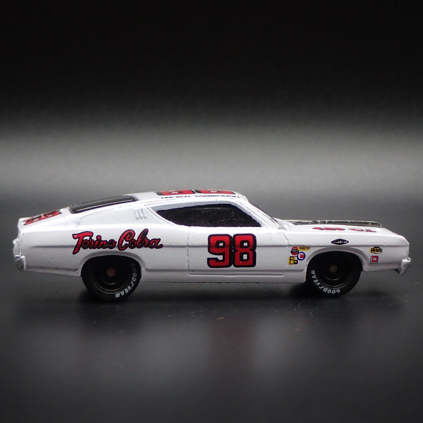 1969 69 FORD TORINO COBRA LEE ROY YARBROUGH NASCAR 1:64 SCALE DIECAST MODEL CAR