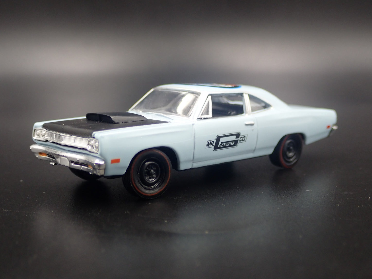 1969 69 PLYMOUTH ROAD RUNNER 440 6 PACK MR GASKET 1:64 SCALE DIECAST MODEL CAR