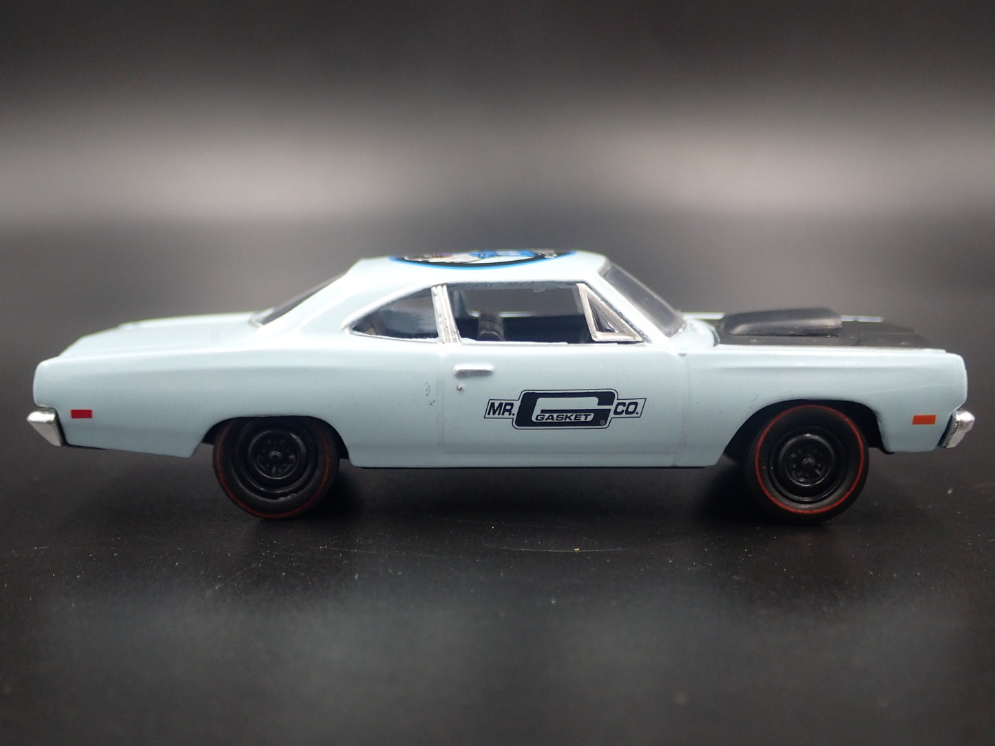 1969 69 PLYMOUTH ROAD RUNNER 440 6 PACK MR GASKET 1:64 SCALE DIECAST MODEL CAR