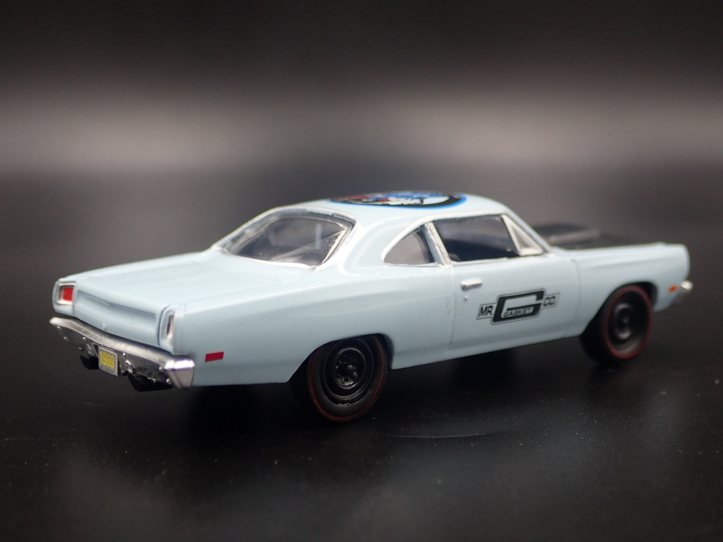 1969 69 PLYMOUTH ROAD RUNNER 440 6 PACK MR GASKET 1:64 SCALE DIECAST MODEL CAR