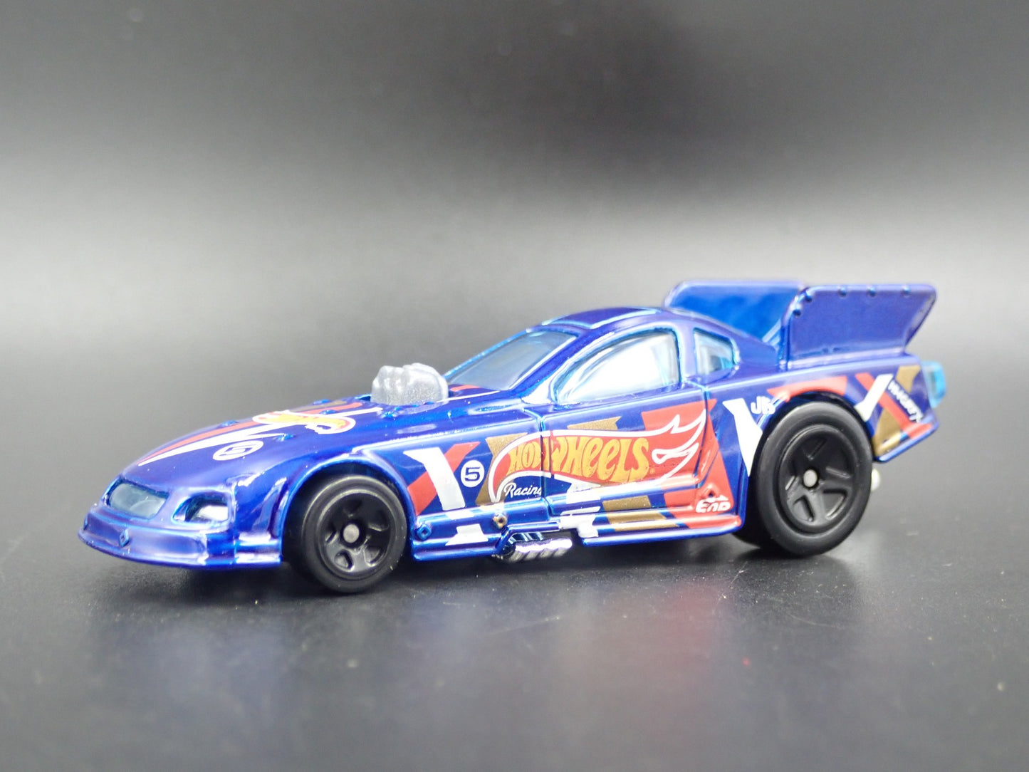 2005- 2009 FORD MUSTANG FUNNY CAR NHRA BLUE 1:64 SCALE DIORAMA DIECAST MODEL CAR