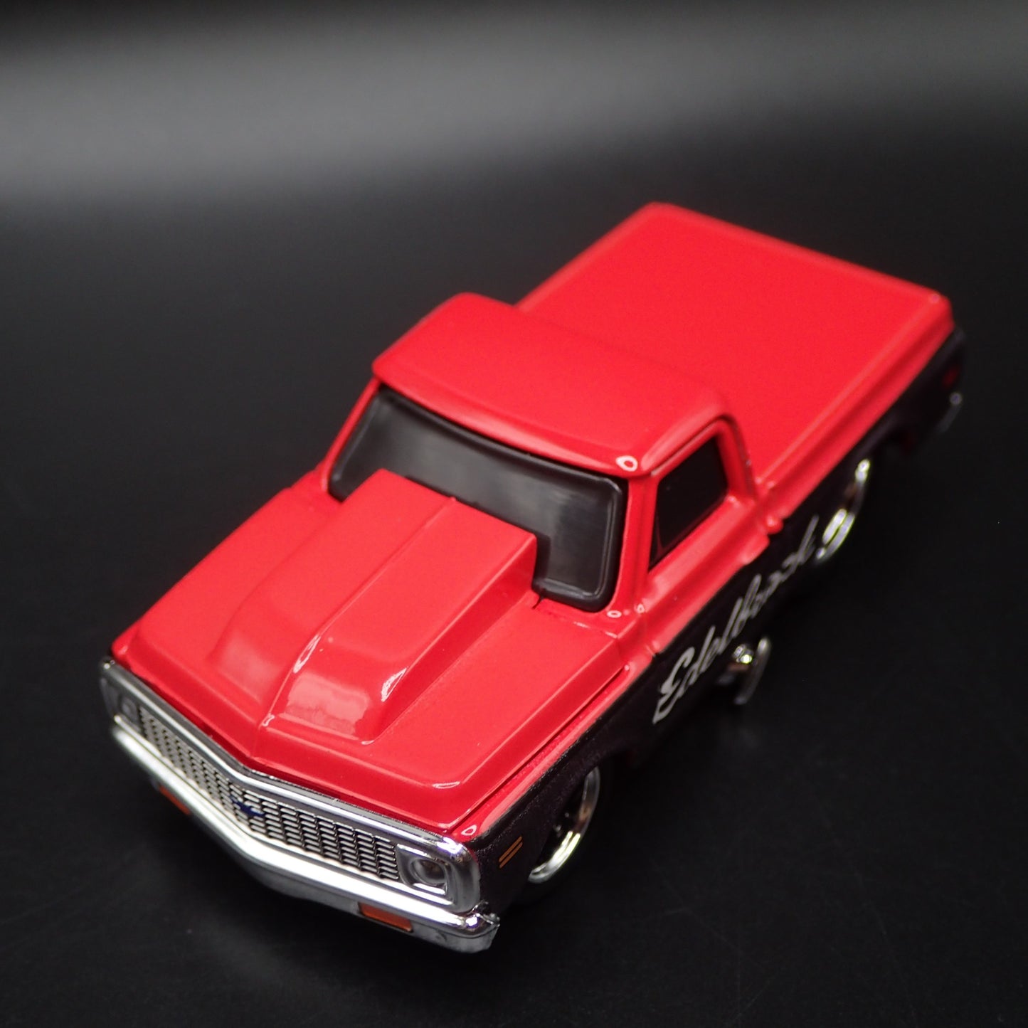 1972 72 CHEVY CHEVROLET C10 PICKUP TRUCK EDELBROCK 1:64 SCALE DIECAST MODEL CAR