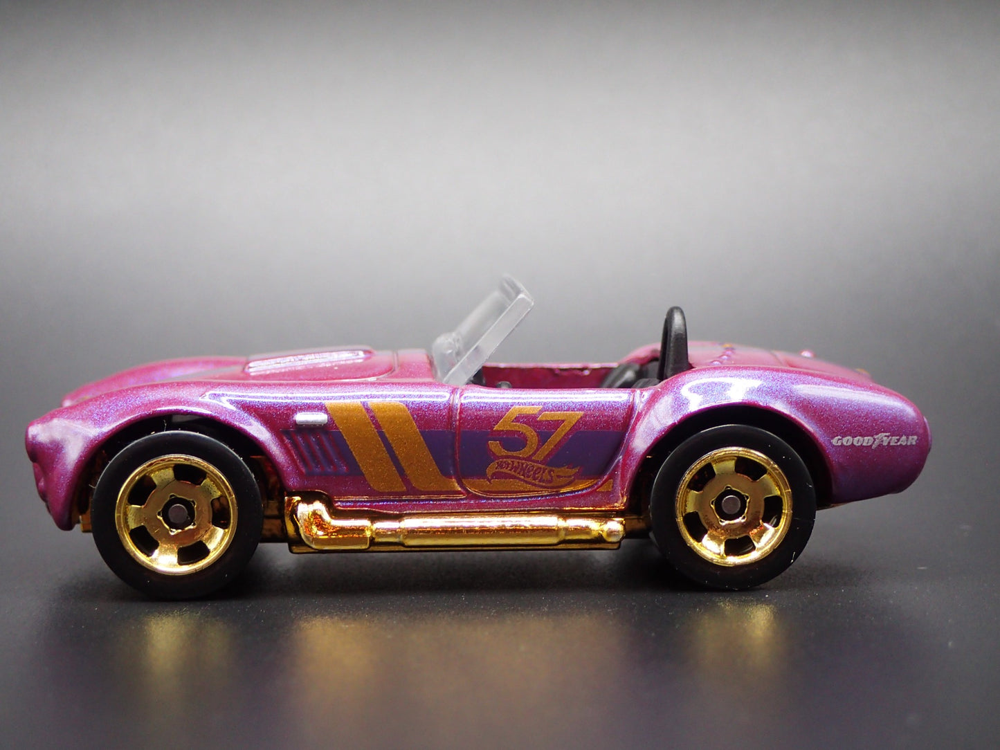 1965 65 SHELBY COBRA 427 S/C PURPLE 1:64 SCALE COLLECTIBLE DIECAST MODEL CAR