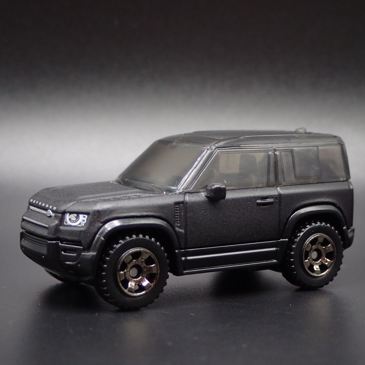 2020-2025 LAND ROVER DEFENDER 90 BLACK 1/64 SCALE DIORAMA DIECAST MODEL CAR