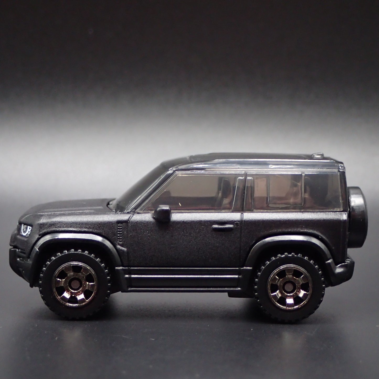 2020-2025 LAND ROVER DEFENDER 90 BLACK 1/64 SCALE DIORAMA DIECAST MODEL CAR