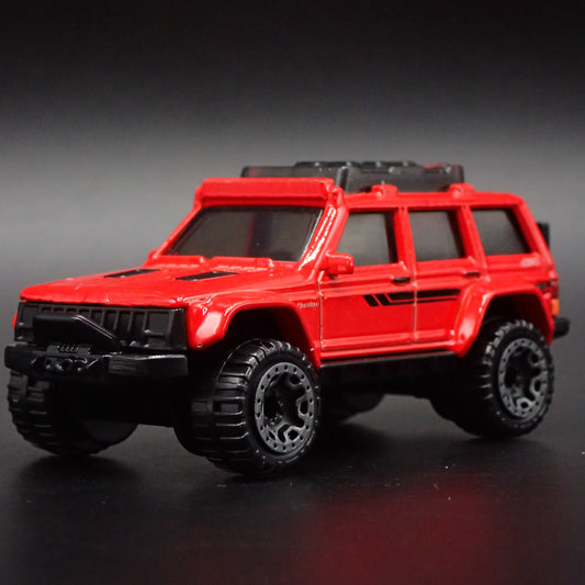 1984-2001 JEEP CHEROKEE LIMITED XJ 4 DOOR 1:64 SCALE DIORAMA DIECAST MODEL CAR