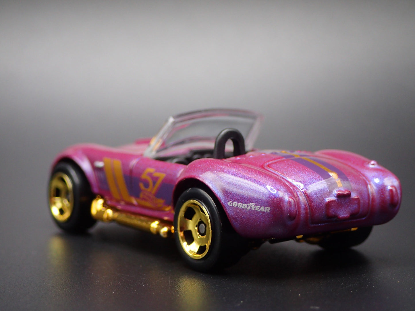1965 65 SHELBY COBRA 427 S/C PURPLE 1:64 SCALE COLLECTIBLE DIECAST MODEL CAR