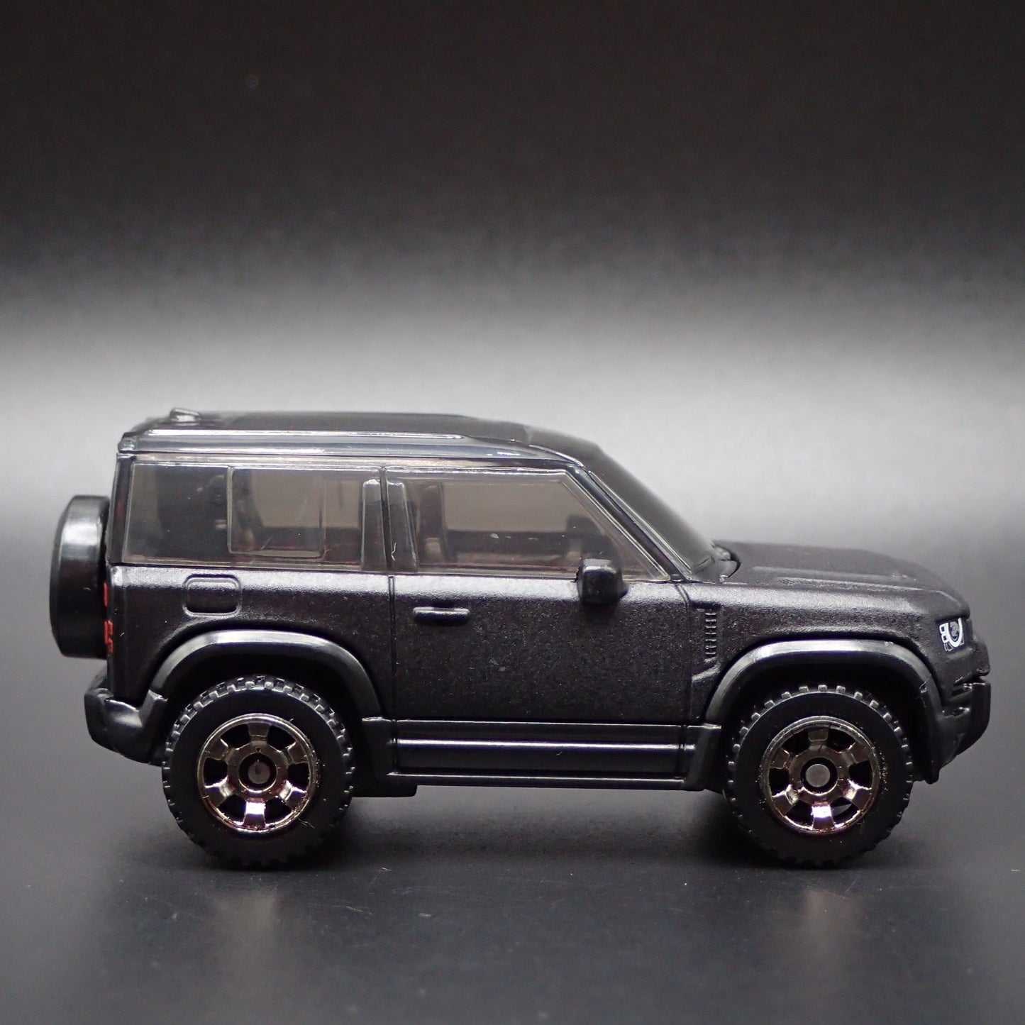 2020-2025 LAND ROVER DEFENDER 90 BLACK 1/64 SCALE DIORAMA DIECAST MODEL CAR