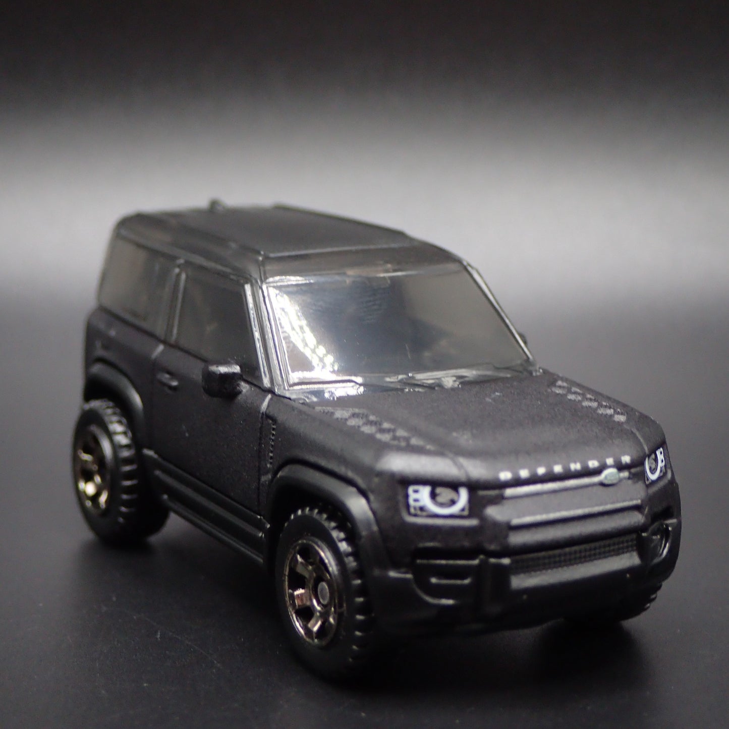 2020-2025 LAND ROVER DEFENDER 90 BLACK 1/64 SCALE DIORAMA DIECAST MODEL CAR