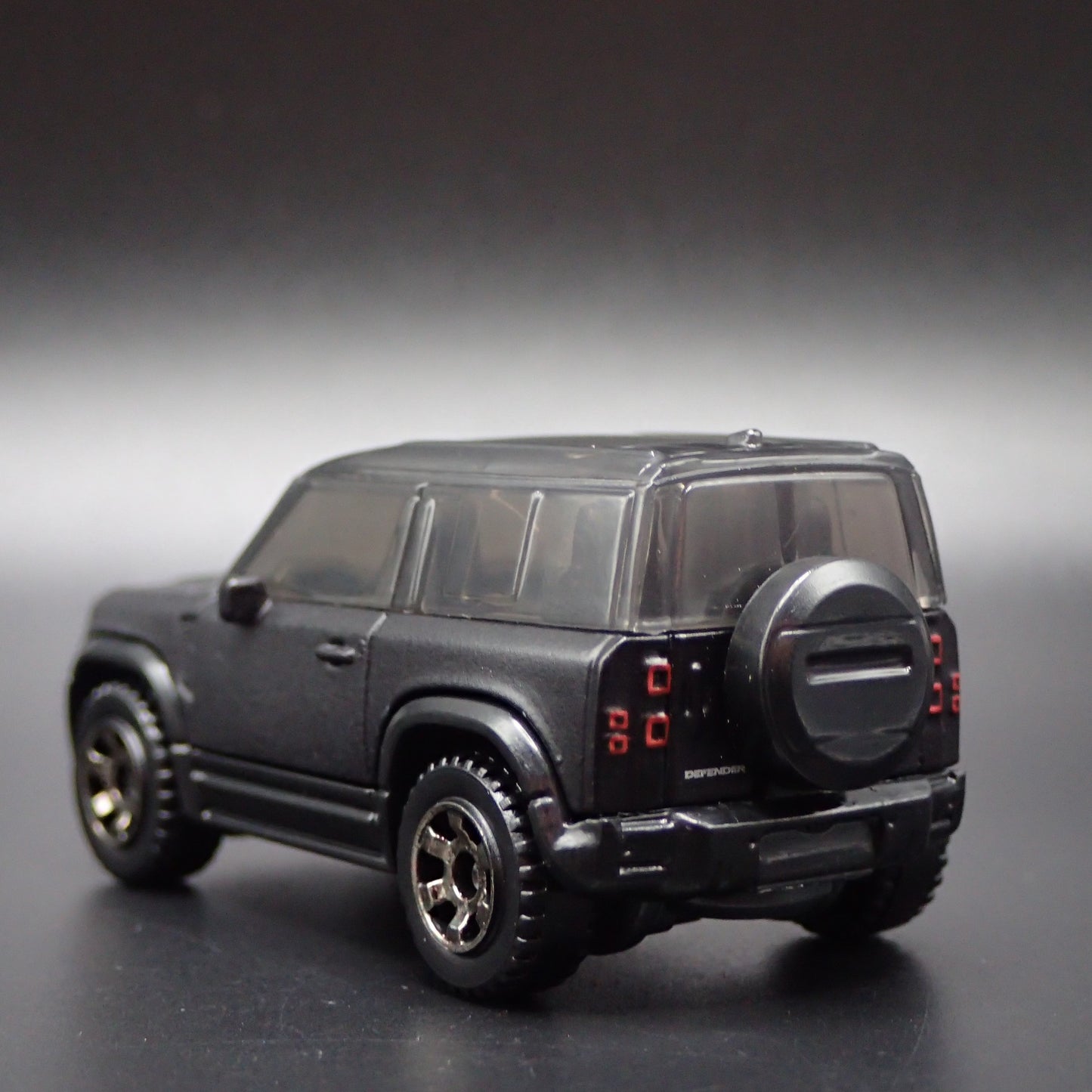 2020-2025 LAND ROVER DEFENDER 90 BLACK 1/64 SCALE DIORAMA DIECAST MODEL CAR