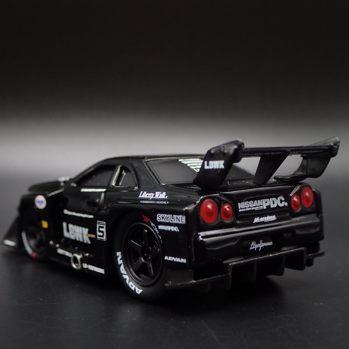 1999-2002 NISSAN SKYLINE GTR R34 BNR34 LIBERYY WALK 1:64 SCALE DIECAST MODEL CAR