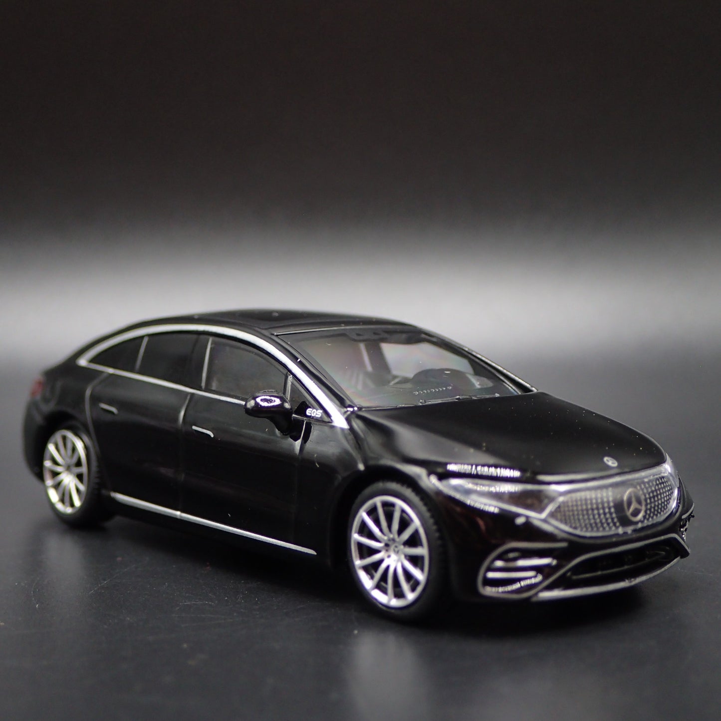 2022-2025 MERCEDES-BENZ EQS 580 4MATIC 1:64 SCALE COLLECTIBLE DIECAST MODEL CAR