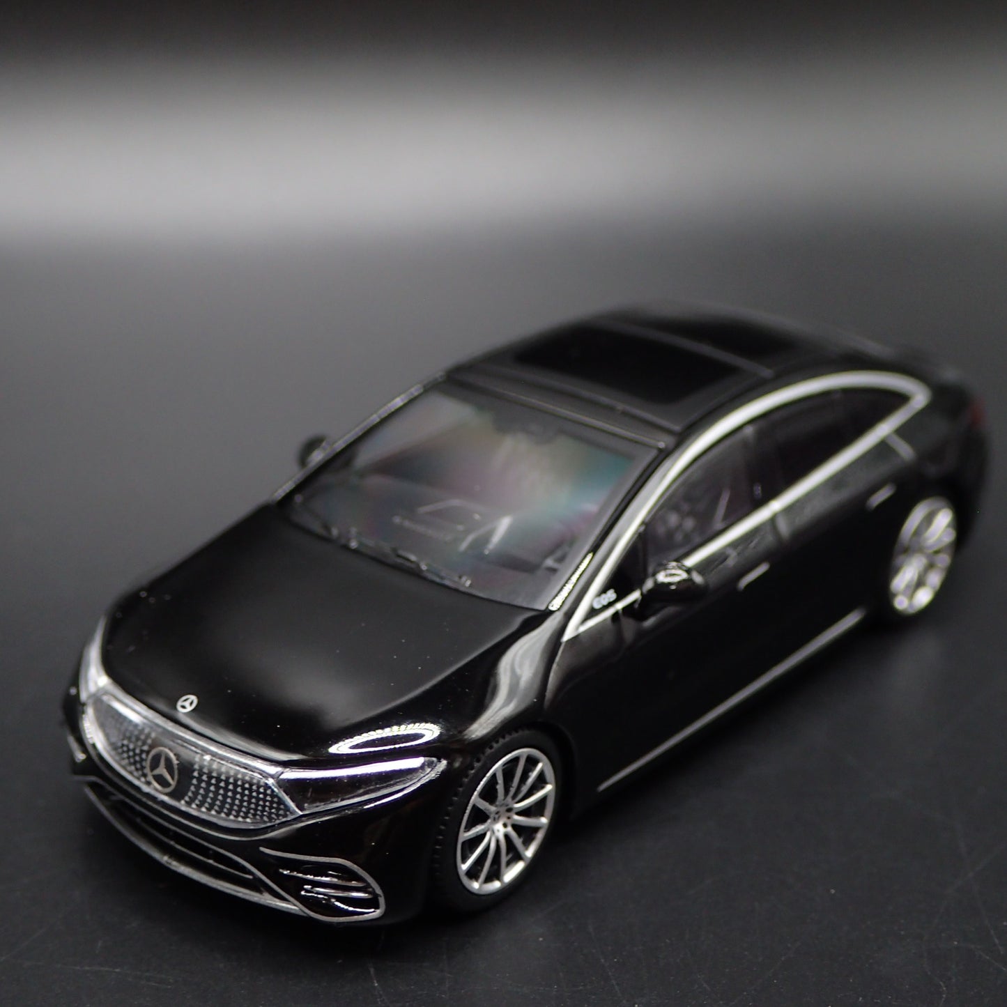 2022-2025 MERCEDES-BENZ EQS 580 4MATIC 1:64 SCALE COLLECTIBLE DIECAST MODEL CAR