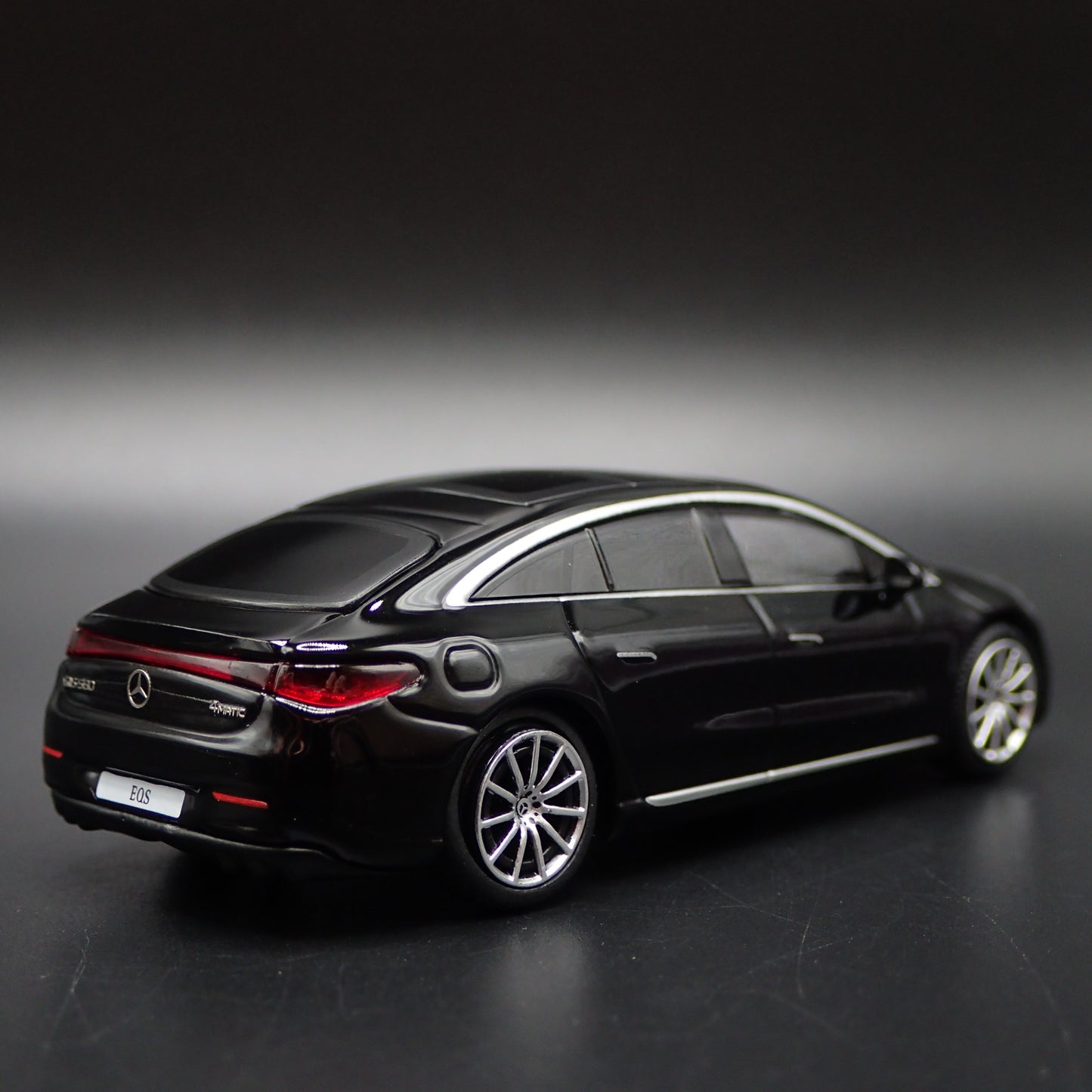 2022-2025 MERCEDES-BENZ EQS 580 4MATIC 1:64 SCALE COLLECTIBLE DIECAST MODEL CAR