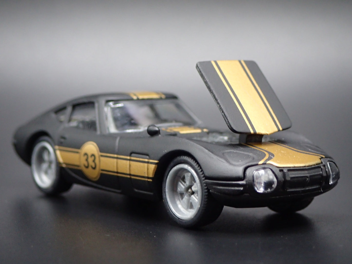 1967- 1970 TOYOTA 2000GT RACING BLACK 1:64 SCALE COLLECTIBLE DIECAST MODEL CAR