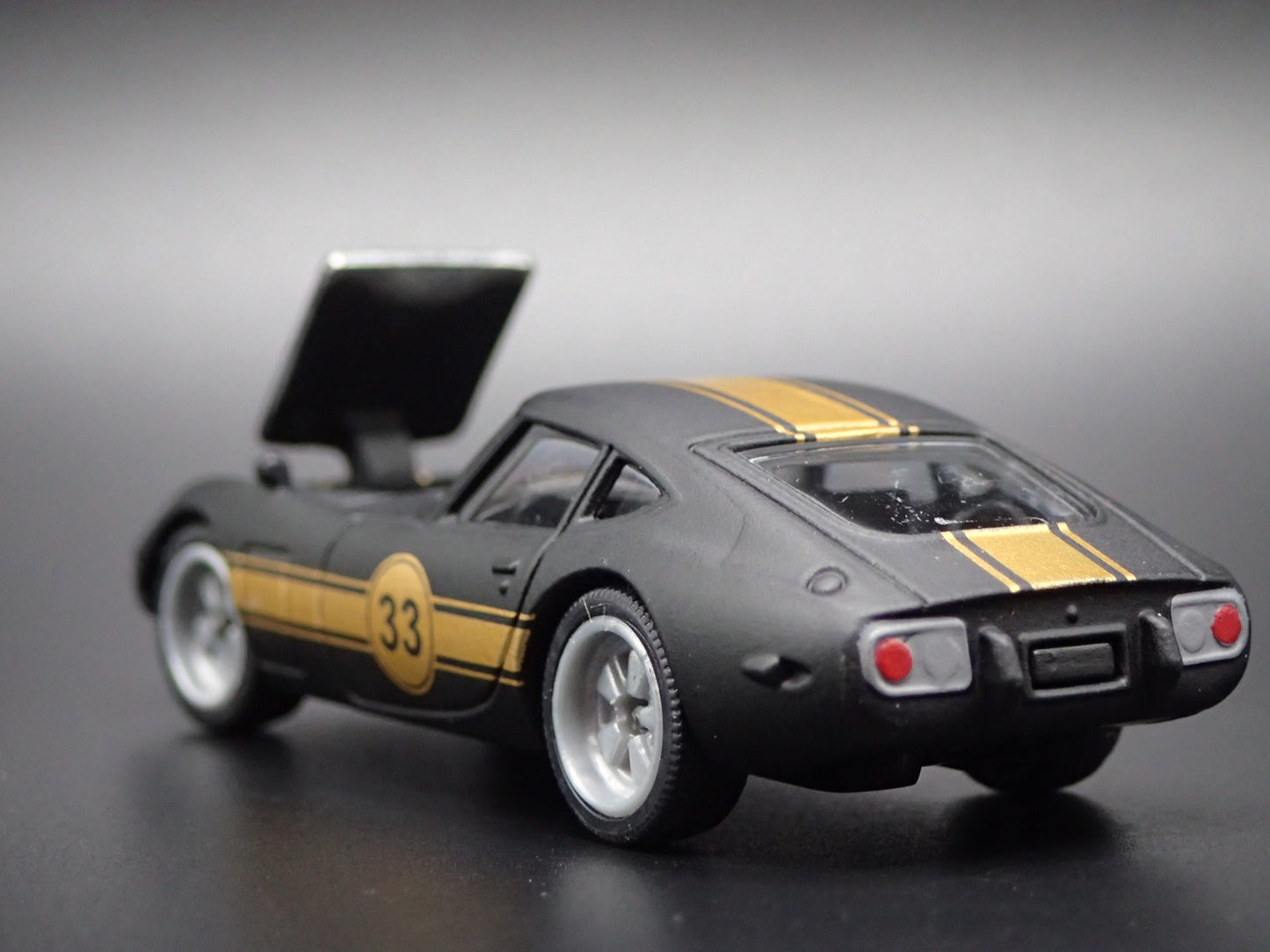 1967- 1970 TOYOTA 2000GT RACING BLACK 1:64 SCALE COLLECTIBLE DIECAST MODEL CAR