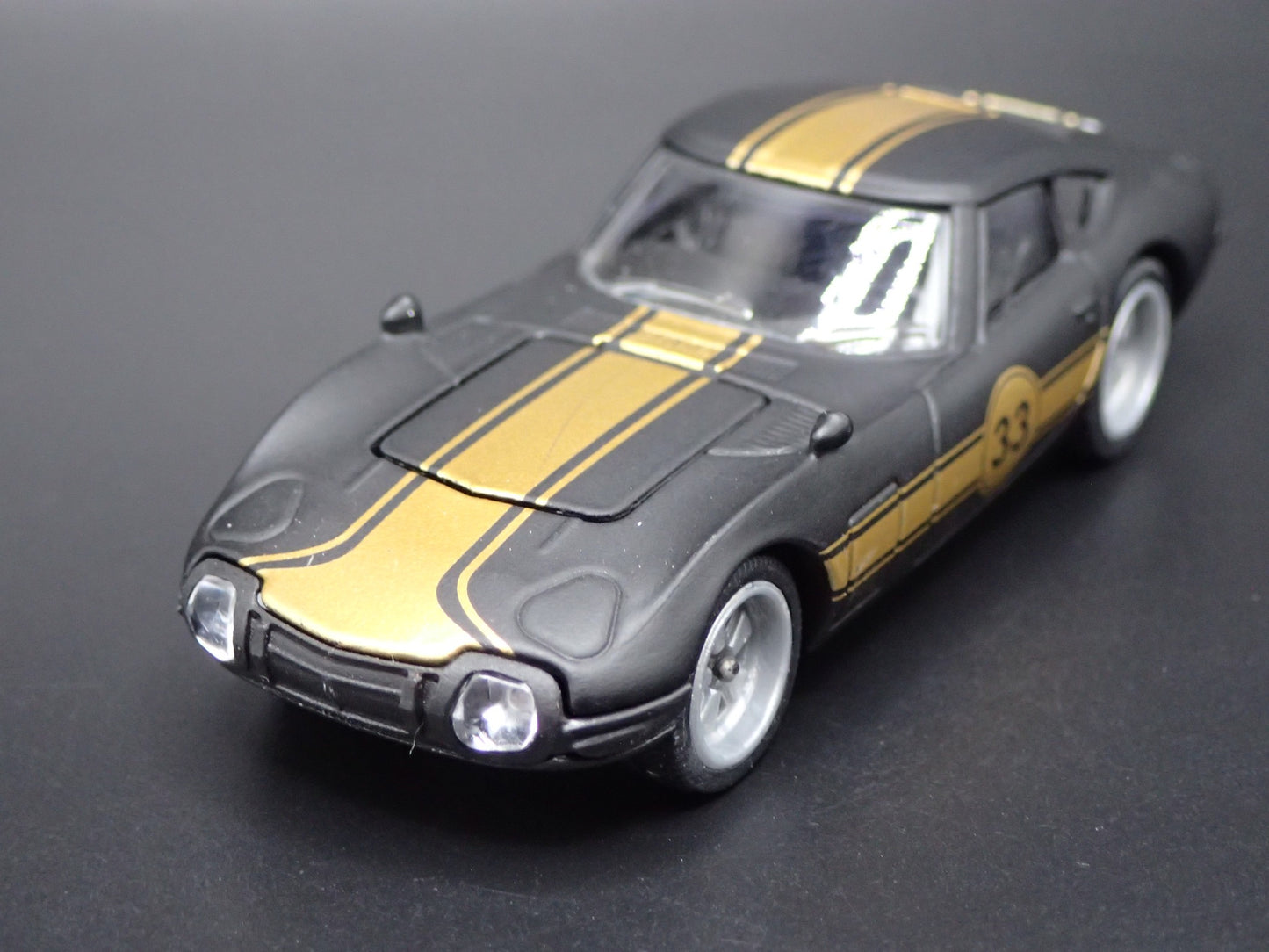 1967- 1970 TOYOTA 2000GT RACING BLACK 1:64 SCALE COLLECTIBLE DIECAST MODEL CAR