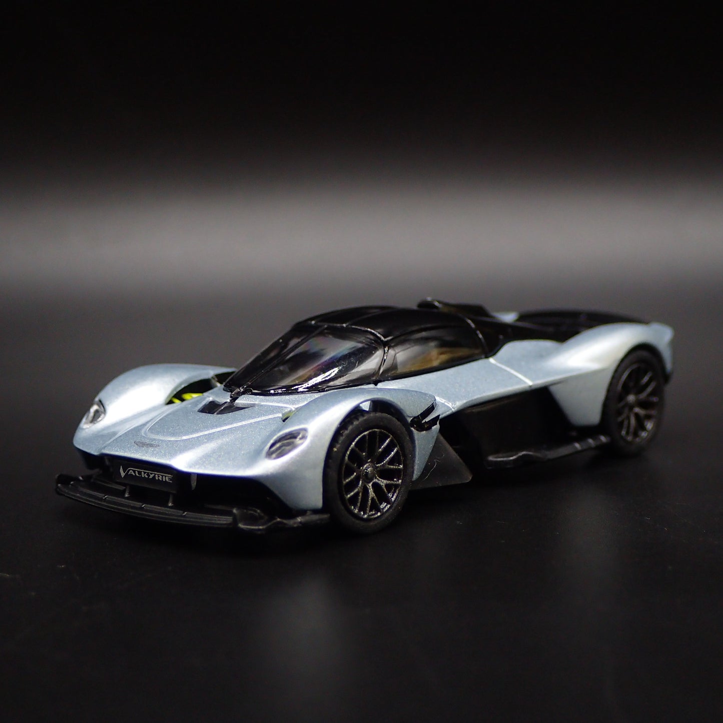 2021-2024 ASTON MARTIN VALKYRIE SUPER CAR SILVER 1/64 SCALE DIECAST MODEL CAR