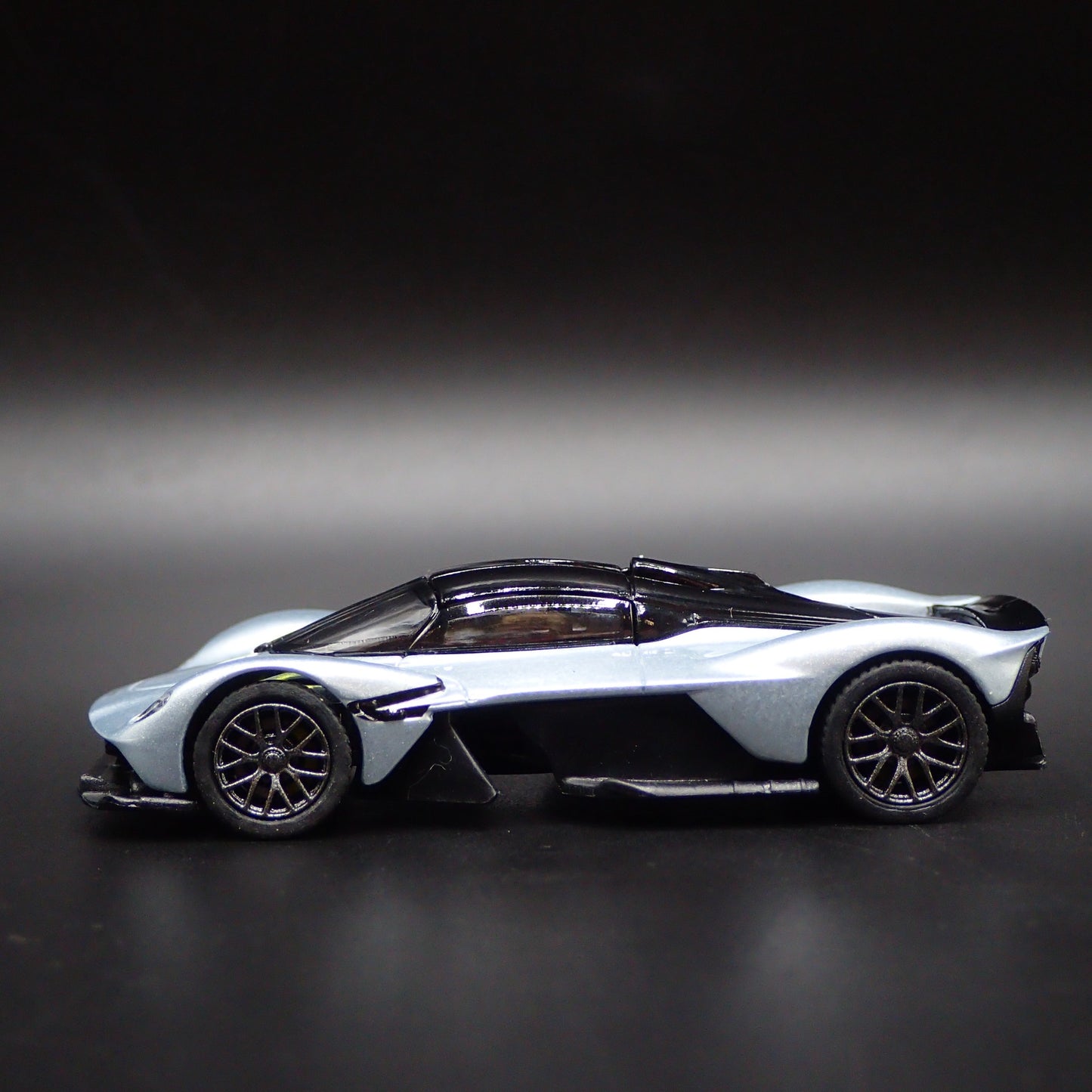 2021-2024 ASTON MARTIN VALKYRIE SUPER CAR SILVER 1/64 SCALE DIECAST MODEL CAR