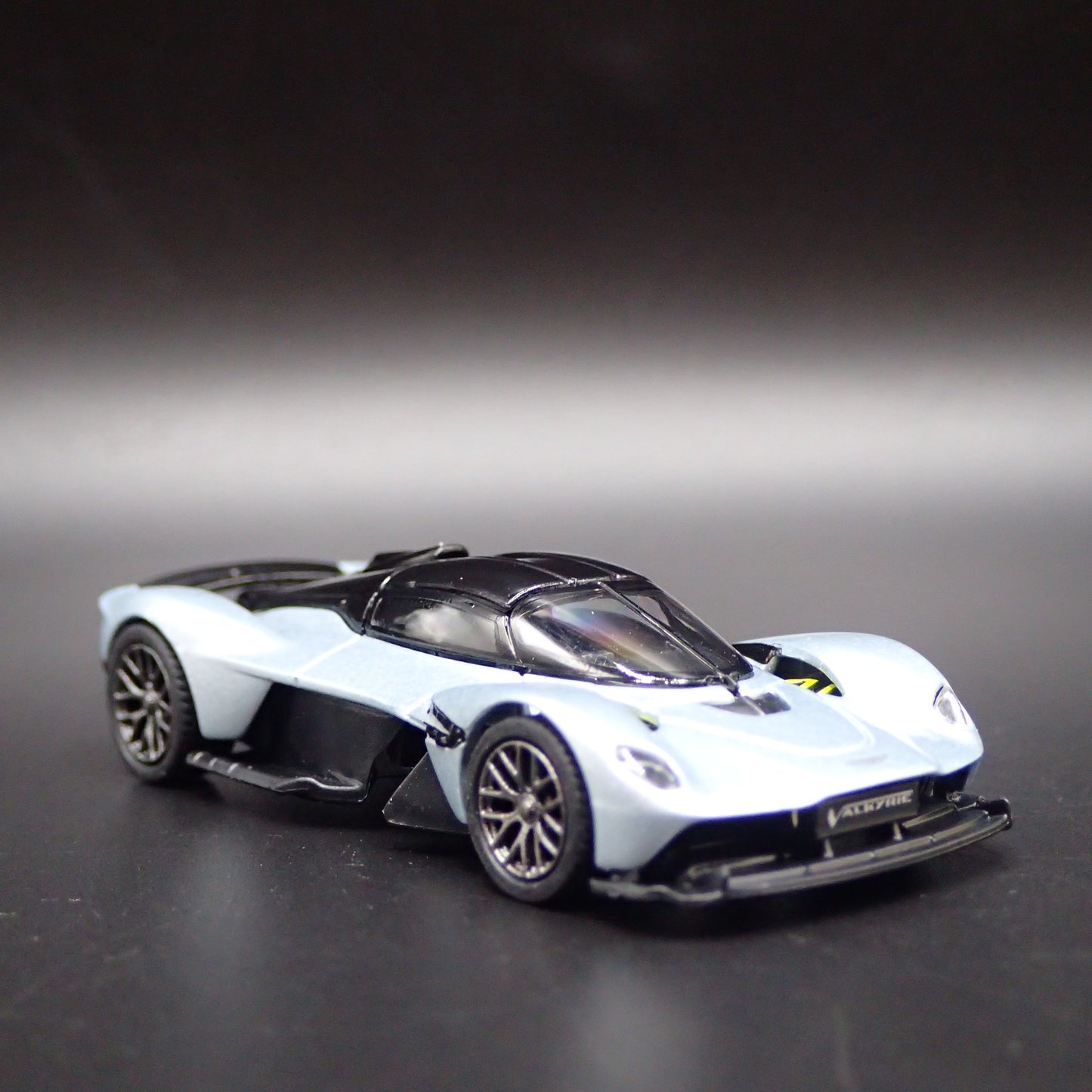 2021-2024 ASTON MARTIN VALKYRIE SUPER CAR SILVER 1/64 SCALE DIECAST MODEL CAR