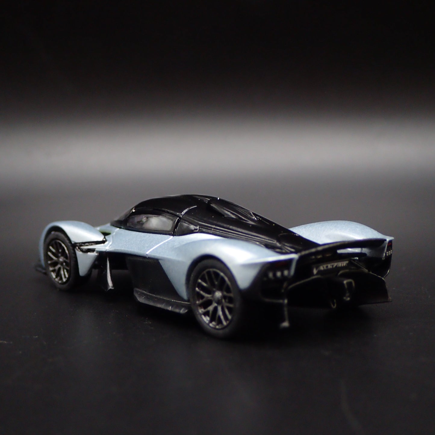 2021-2024 ASTON MARTIN VALKYRIE SUPER CAR SILVER 1/64 SCALE DIECAST MODEL CAR