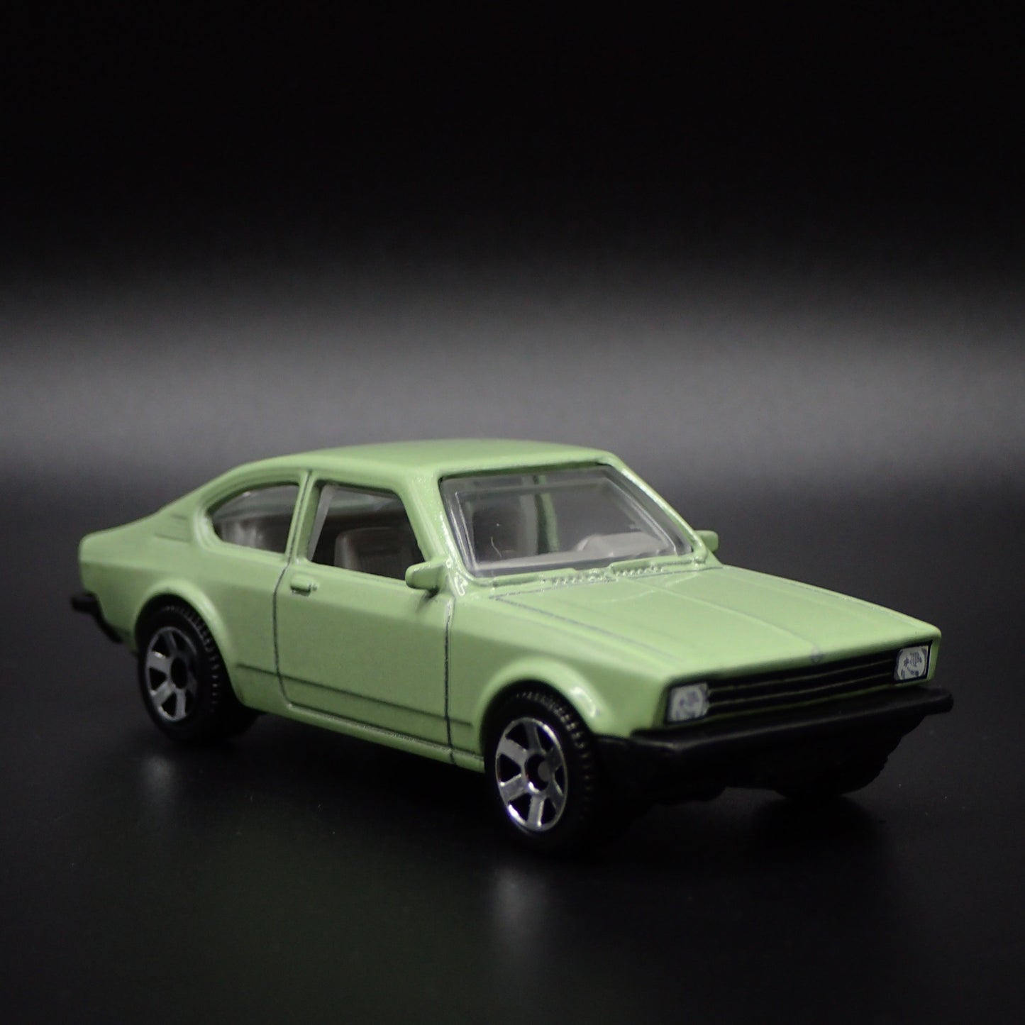 1973-1979 OPEL KADETT COUPE GTE 1:64 SCALE COLLECTIBLE DIORAMA DIECAST MODEL CAR