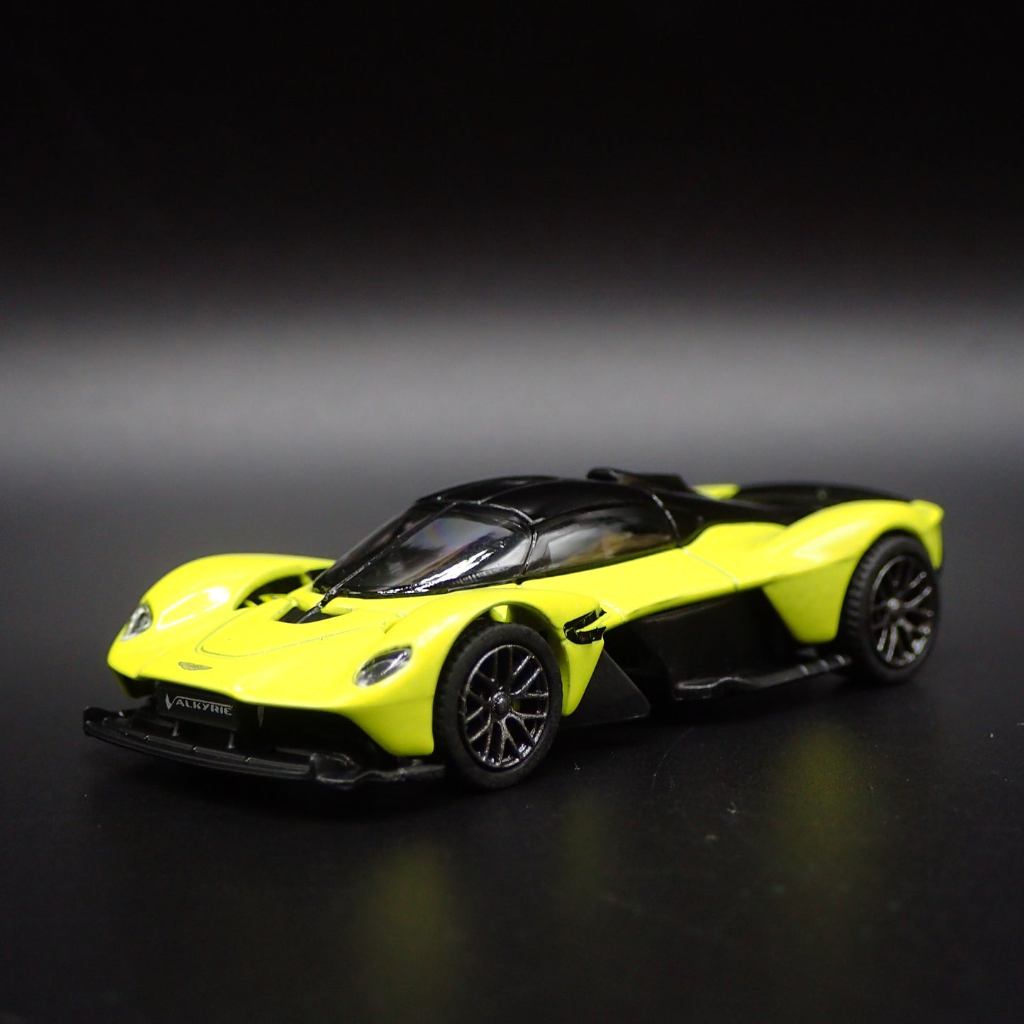 2021-2024 ASTON MARTIN VALKYRIE SUPER CAR LIME 1/64 SCALE DIECAST MODEL CAR
