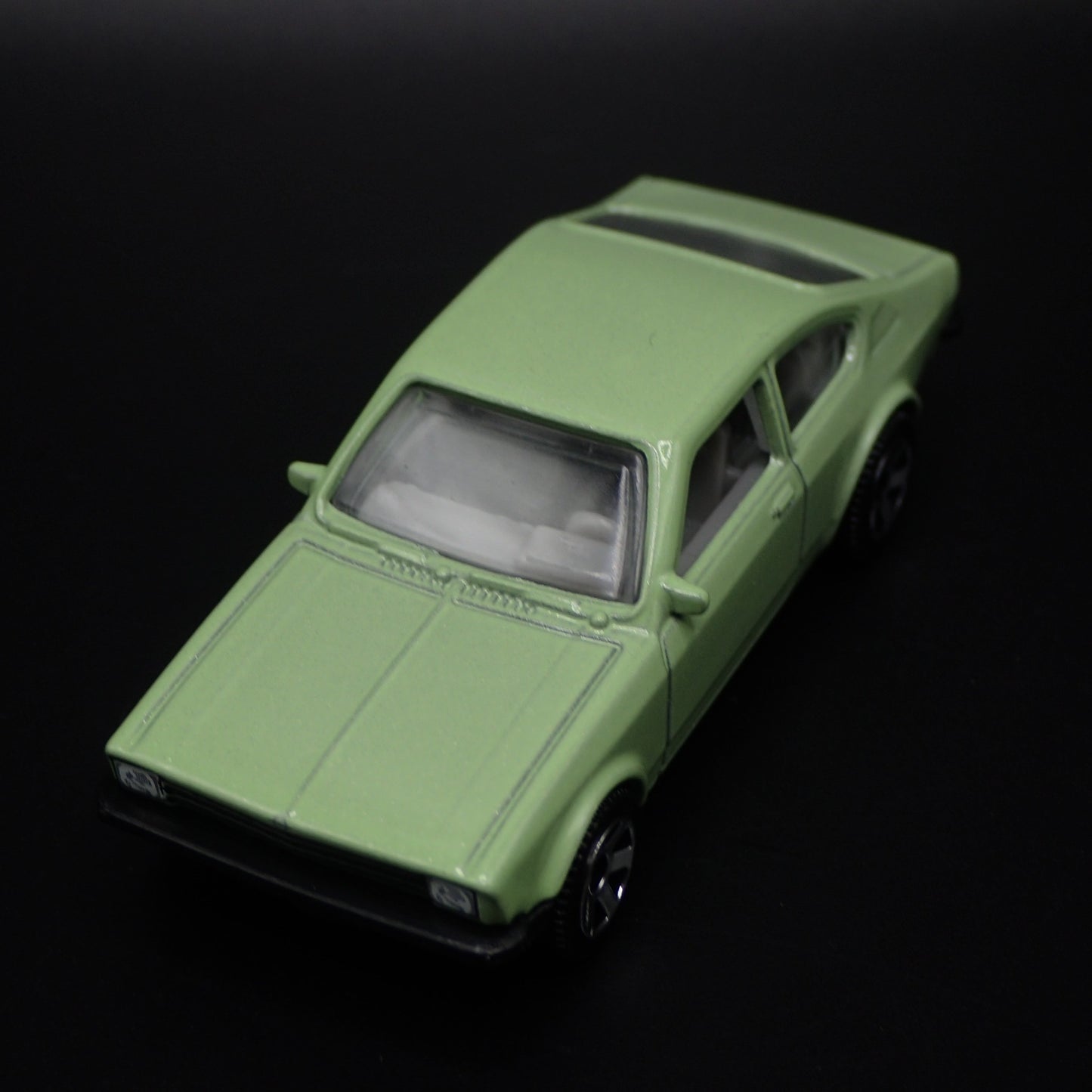 1973-1979 OPEL KADETT COUPE GTE 1:64 SCALE COLLECTIBLE DIORAMA DIECAST MODEL CAR