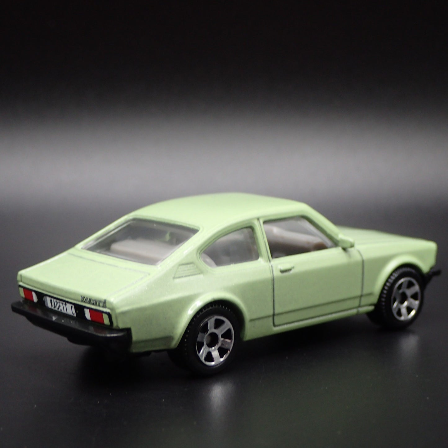 1973-1979 OPEL KADETT COUPE GTE 1:64 SCALE COLLECTIBLE DIORAMA DIECAST MODEL CAR